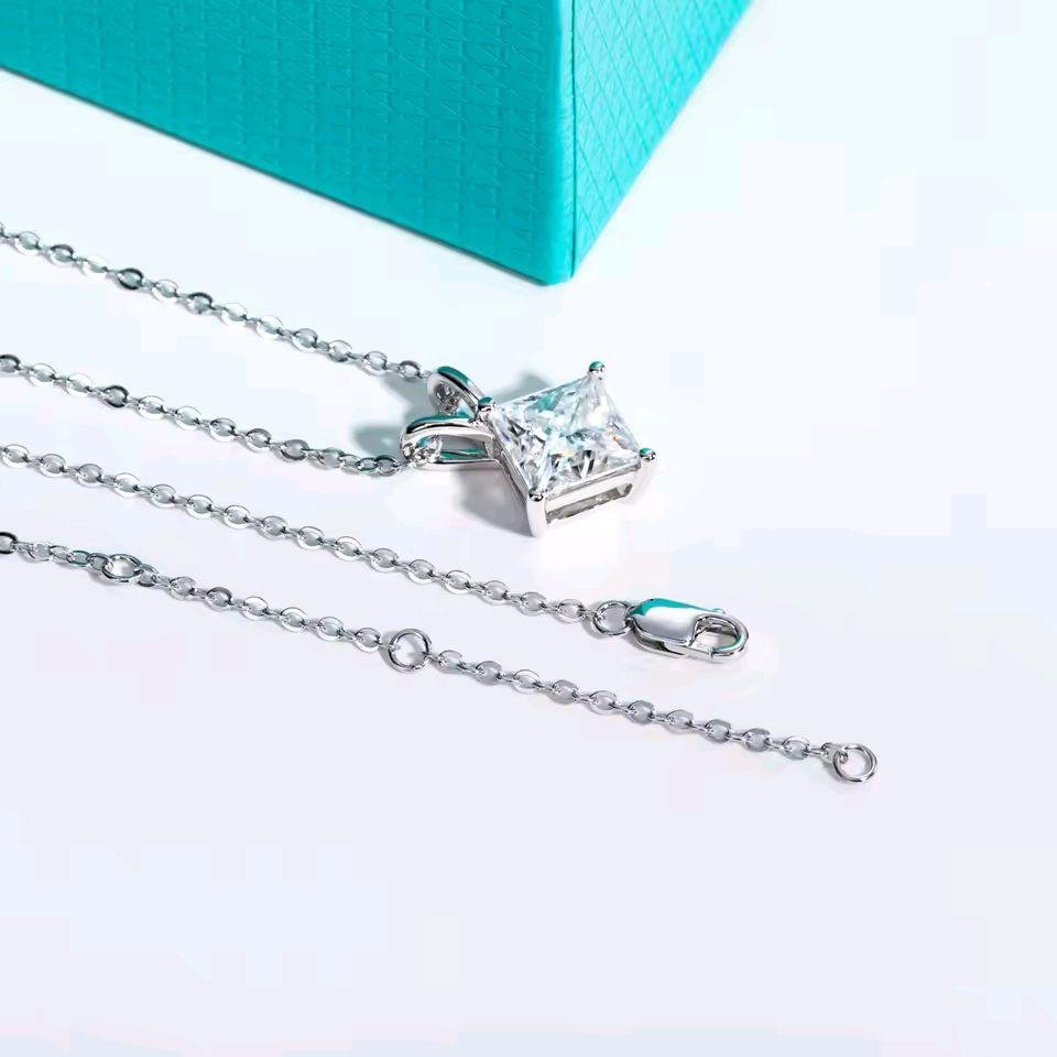 19b4f3b3b3214eaea85f7a10dbd09bfb~ Moissanite Kalung Pria Wanita : Princess Cut D Color Pendant Necklace 925 Sterling Silver - Image 4