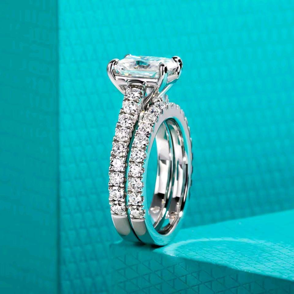 6cb4a46080d24993b69b3600fee78ec8~ Moissanite Cincin Pria Wanita : 4.042ct (Main Stone 3ct) Radiant Cut D Color Bridal Ring Set baru - Image 3