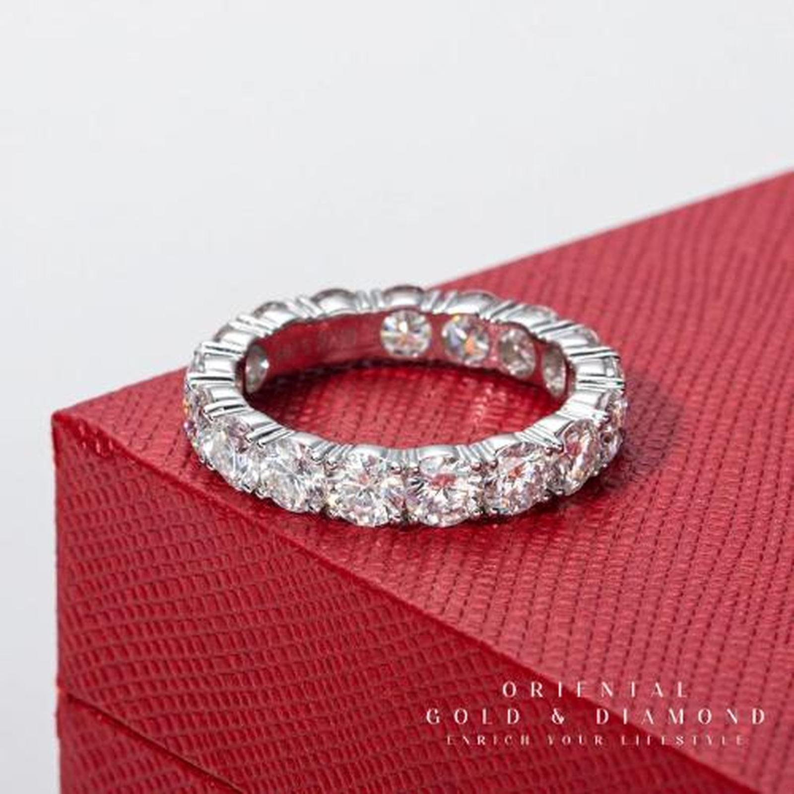 7c2b026712eb46bb99161f2cb1378f1a~ Moissanite Cincin Pria Wanita : 4mm 5cttw D Color Eternity Ring Wedding Band Jewelry Gift