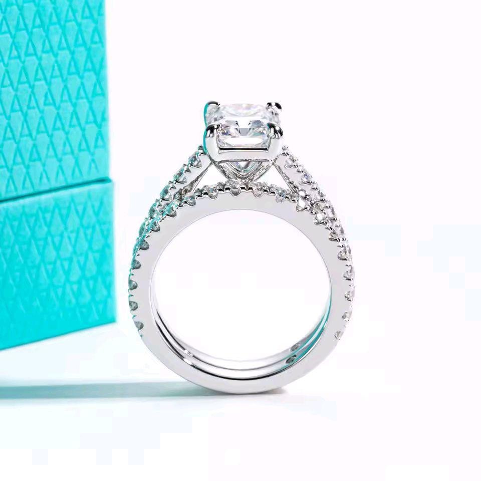 d1270a70800145c3ad3a46db22989f2b~ Moissanite Cincin Pria Wanita : 4.042ct (Main Stone 3ct) Radiant Cut D Color Bridal Ring Set baru - Image 5